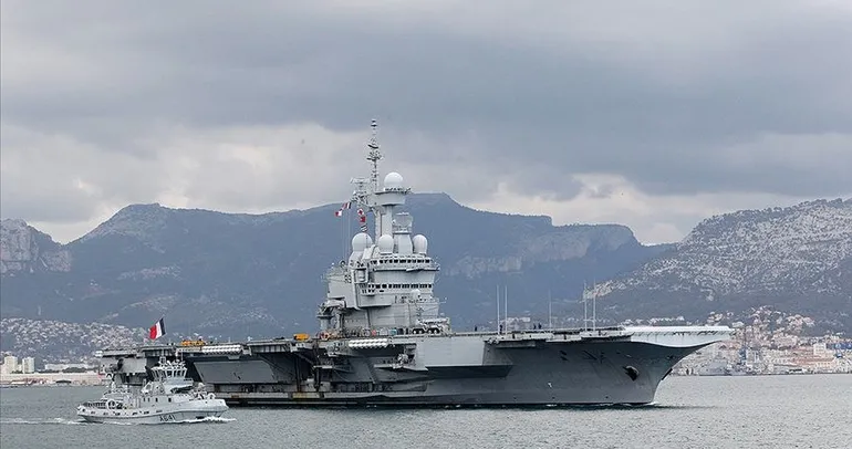 Fransa, yeni uçak gemisi inşa edecek