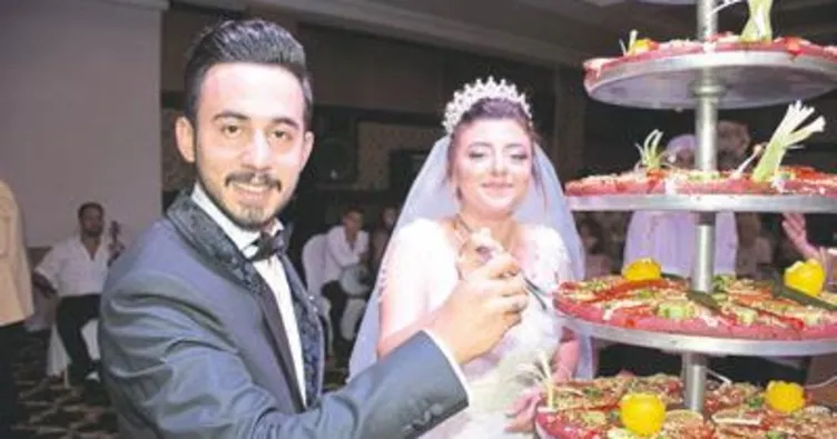 Düğünde yaş pasta yerine çiğ köfte