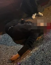 Elinde çiçekle öldürüldü