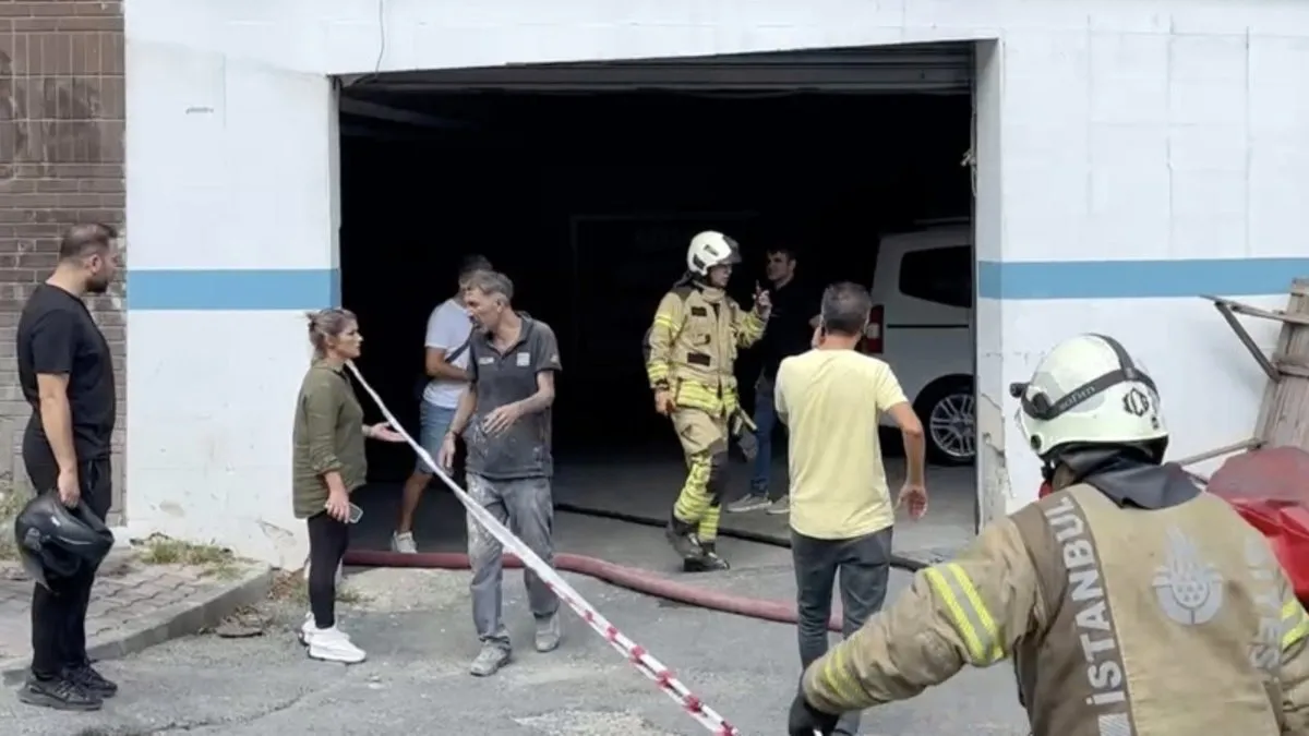 İstanbul Şişli'deki plazada yangın paniği! İstanbul Şişli'deki plazada yangın paniği!