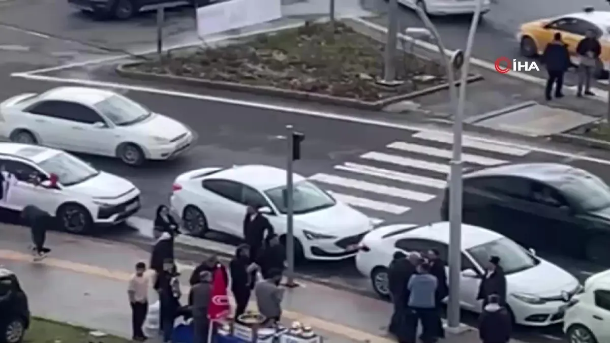 Diyarbakır’da bıçaklı kavga kamerada | Video videosunu izle Diyarbakır’da bıçaklı kavga kamerada | Video videosunu izle