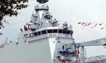 TCG Anadolu gemisi ziyaretçi akınına uğruyor