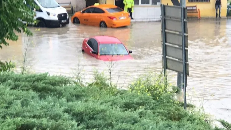 Ankara sele teslim: Ev ve iş yerlerini yine su bastı! İsyan ettiren görüntüler!