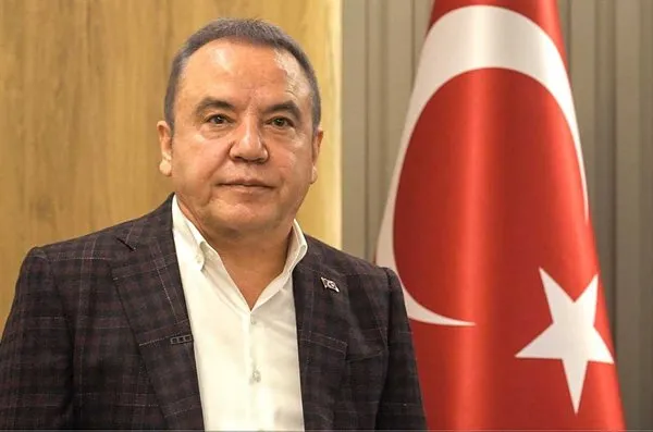 Son dakika | Muhittin Böcek’ten yasak aşka lüks hediyeler: Belediyede memur yaptığı ortaya çıktı