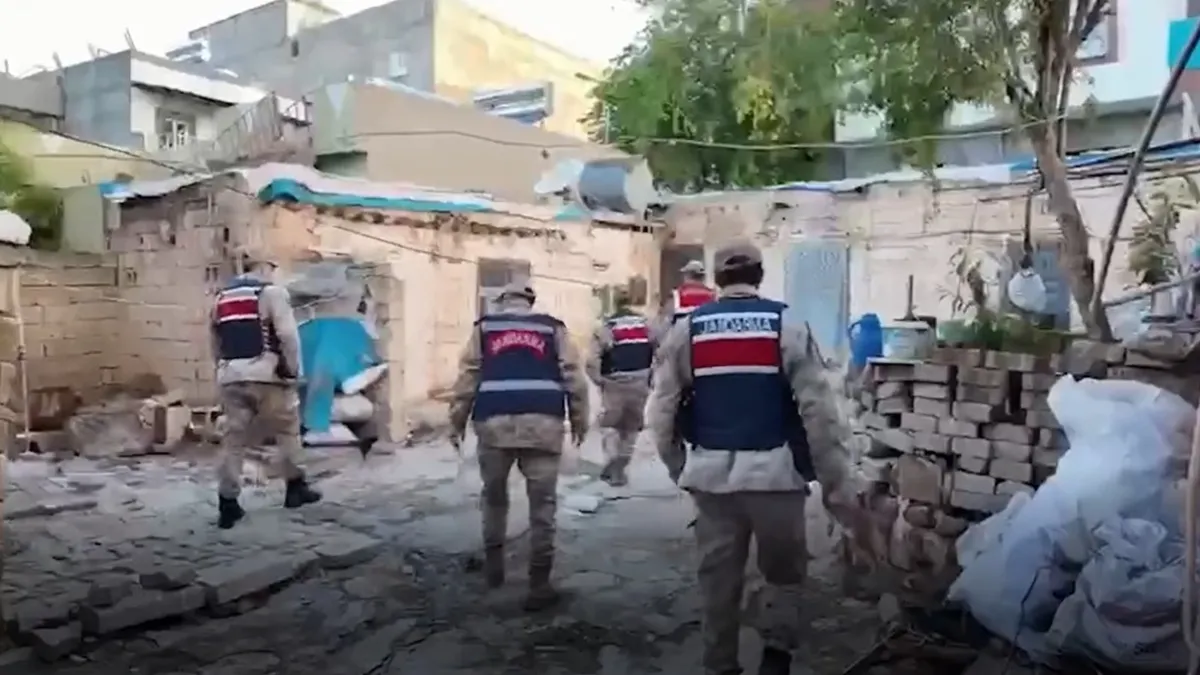 Şanlıurfa’da uyuşturucu operasyonlarında 2 bin 576 gözaltı Şanlıurfa’da uyuşturucu operasyonlarında 2 bin 576 gözaltı
