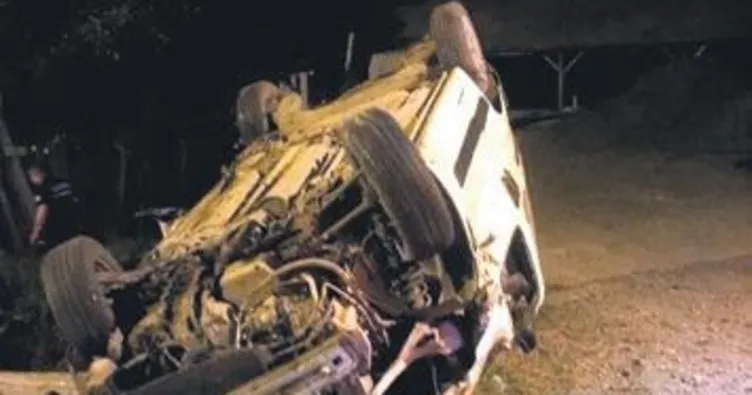 Ticari araç devrildi: 2 kişi öldü 3 kişi yaralandı