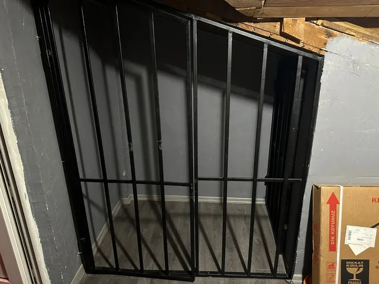 SON DAKİKA… İstanbul Kadıköy’de kafesli kırbaçlı sapkın parti: Adreste ele geçirilenler şaşkına çevirdi!