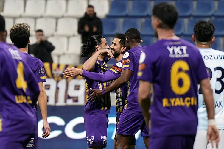 Fenerbahçe ve Galatasaray ile anılıyordu! Berke Özer imzayı attı...