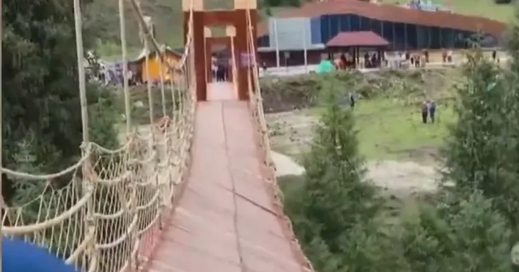 Çin’de korkunç anlar: İnsanlar birer birer köprüden düştü