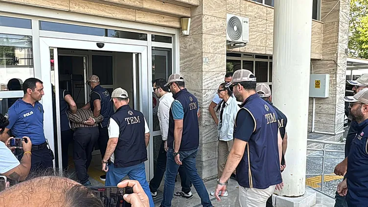 SON DAKİKA | 10 yıllık firarın beyni Ayşe Alanur Karatepe çıktı! Burkay Karatepe ile yazışmaları deşifre oldu: Sadece a planıyla yola çıkmışsınız