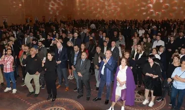 İmamoğlu’na bayrak açtı