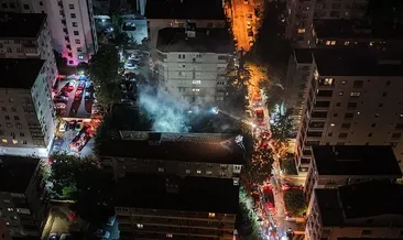 Kadıköy’de 3 katlı ahşap köşk yandı