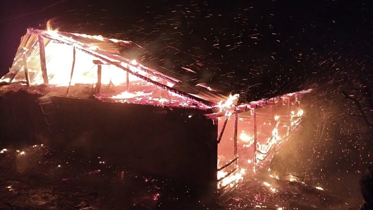 Sobadan çıkan yangın, evi küle çevirdi