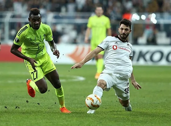 Tolgay Arslan’dan Fenerbahçelileri heyecanlandıran hamle