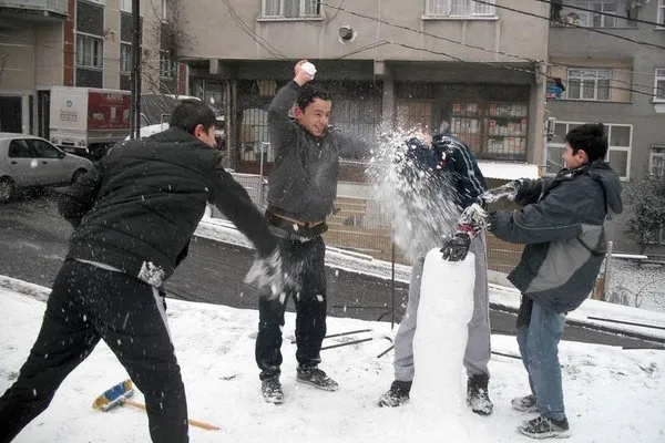 Yurttan kar manzaraları