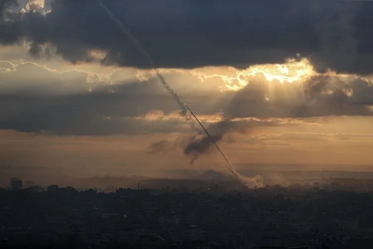 İsrail-Filistin savaşı son dakika: Hamas'tan Aksa Tufanı operasyonu! 'Savaş' durumu ilan edildi: Gazze'ye ağır bombardıman!