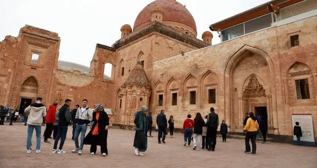 İshak Paşa Sarayı, Bayram tatilinde 17 bin ziyaretçiyi ağırladı