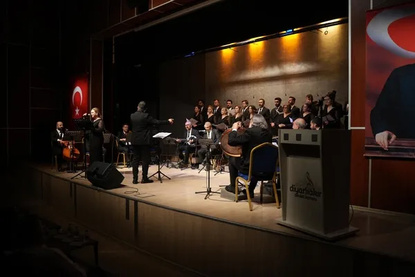 kultur-yolu-festivalinin-ilk-gununde-farkli-sanat-dallari-bir-araya-geldi-1791702359860.jpg