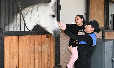 Lösemili çocuklar atları sevip balon uçurdu #adana