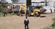 Ayvalık’ta kereste deposunda çıkan yangın güçlükle söndürüldü