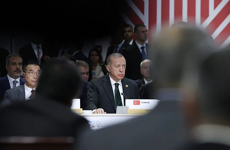 Başkan Erdoğan’ın BRICS katılımı dünyaya damga vurdu! Batı medyası Türkiye’ye çevrildi: Dengeleri Türkiye sağlıyor!