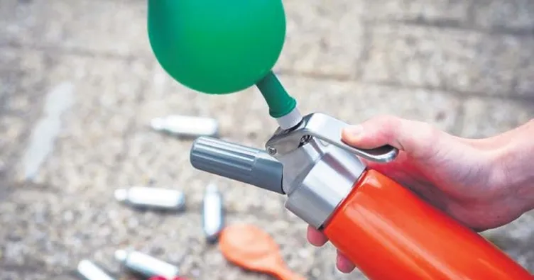 Gülme gazından felç oldular