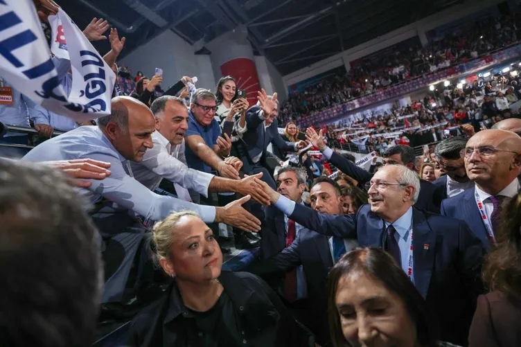 CHP’de Özgür Özel’e isyan bayrağı Kemal Kılıçdaroğlu’na ‘aday ol’ çağrısı