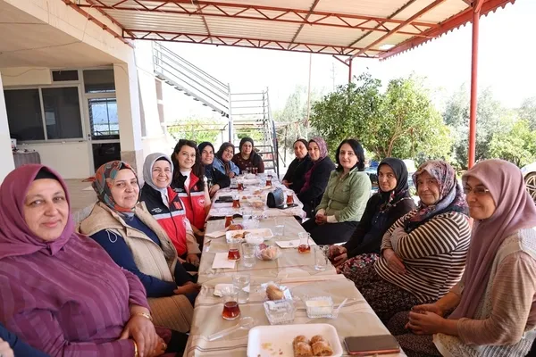 emegin-ve-alin-terinin-simgesi-kadin-ciftcilere-ozel-ziyaret-1777625251175.jpg