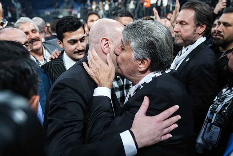 SON DAKİKA: Beşiktaş’ın yeni başkanı belli oldu! Serdal Adalı ve Hüseyin Yücel el ele poz verdi…