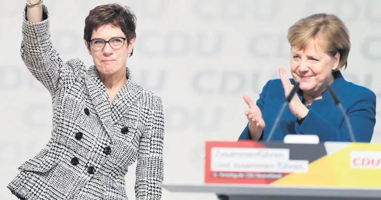 AKK CDU’yu bitiriyor