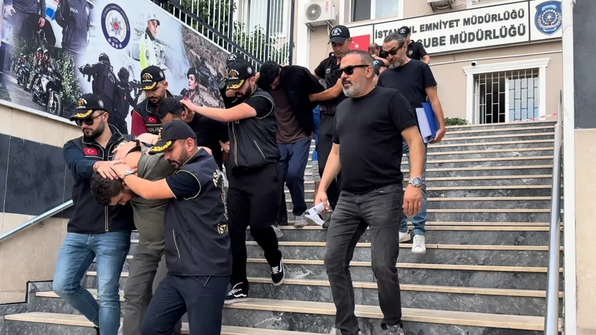 İstanbul'da 26 yaşındaki Fırat Yavşan'ı araç içerisinde 18 kurşunla infaz etmişlerdi: 10 şüpheli yakalandı