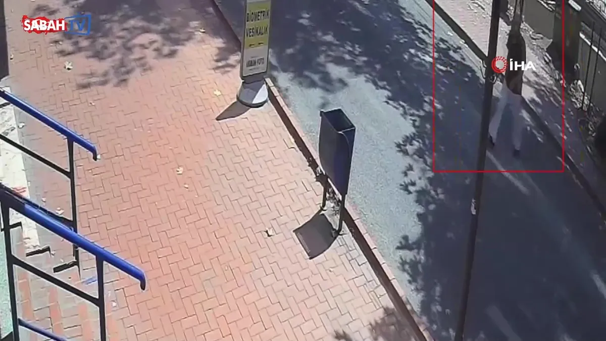 Ereğli’de korkutan kaza! Motosikletin çarptığı yaya yaralandı: Kaza anı kamerada videosunu izle Ereğli’de korkutan kaza! Motosikletin çarptığı yaya yaralandı: Kaza anı kamerada videosunu izle