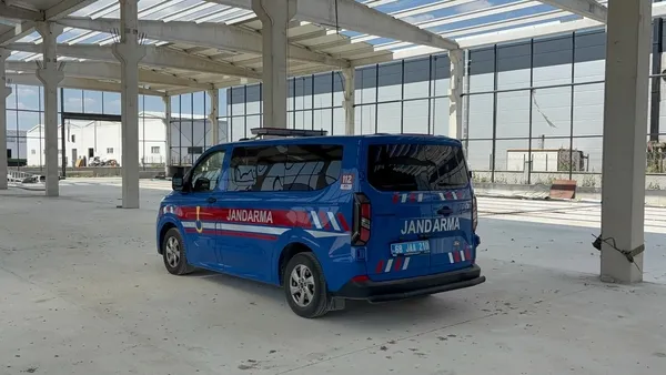 fabrika-insaatindan-dusen-isci-hayatini-kaybetti-1783522566300.jpg