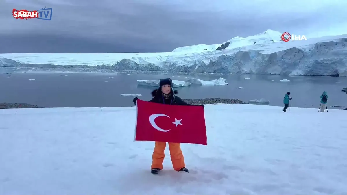 7 yaşındaki Pars, Güney Kutbu’nda Türk bayrağı açtı | Video videosunu izle 7 yaşındaki Pars, Güney Kutbu’nda Türk bayrağı açtı | Video videosunu izle