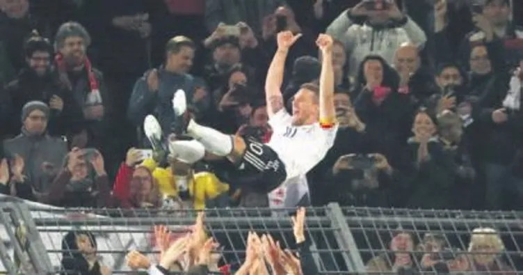 Böyle olur Poldi’nin vedası!