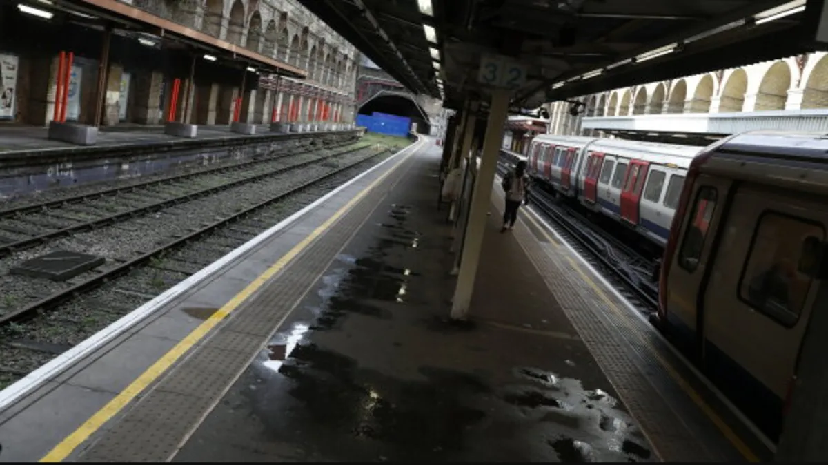 Londra metrosunda kanlı saldırı