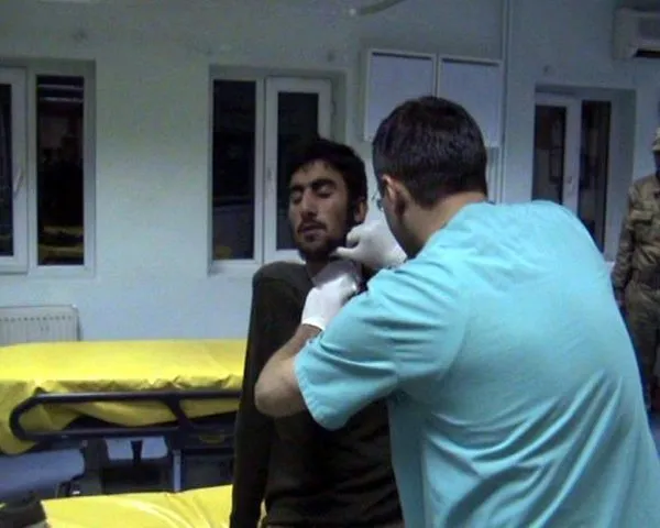Türk askerinden mağarada insanlık dersi