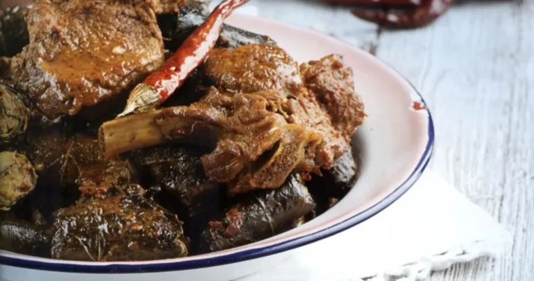 Etli baklalı yaprak sarması tarifi