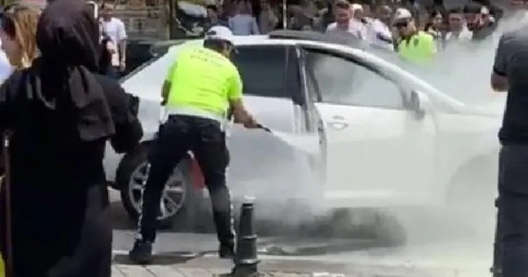 Yer Taksim: Otomobildeki yangını çevredekiler söndürdü!