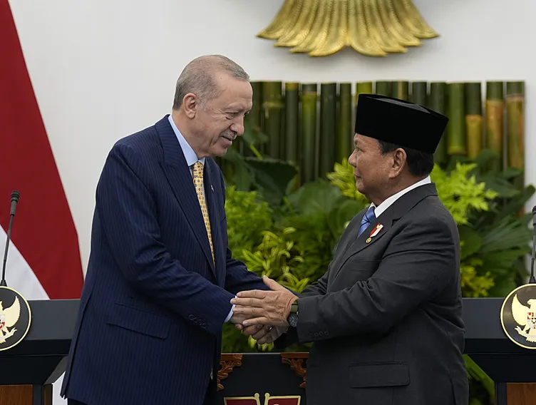 Başkan Erdoğan’ın Endonezya ziyareti dünya gündeminde: Büyük anlaşma imzalandı!