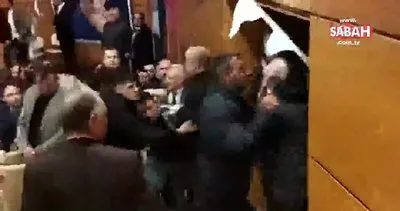 İYİ Parti’nin Rize kongresinde yumruk yumruğa kavga! Partililer birbirine girdi | Video