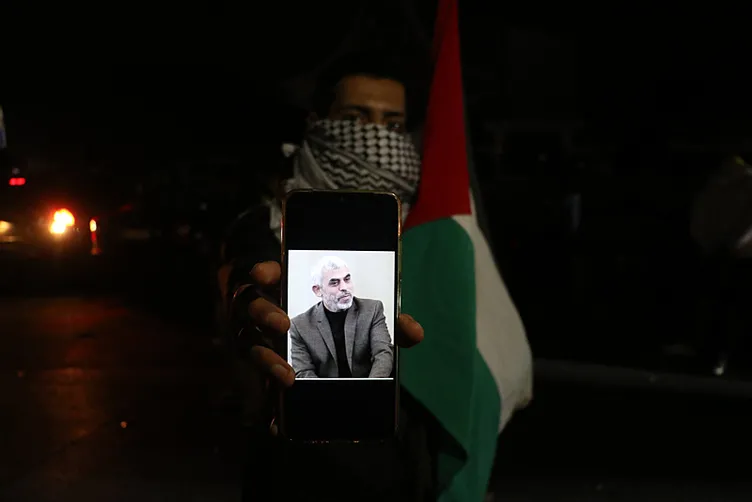 Gazze’de zafer sevinci! Halk bayraklarla sokağa döküldü