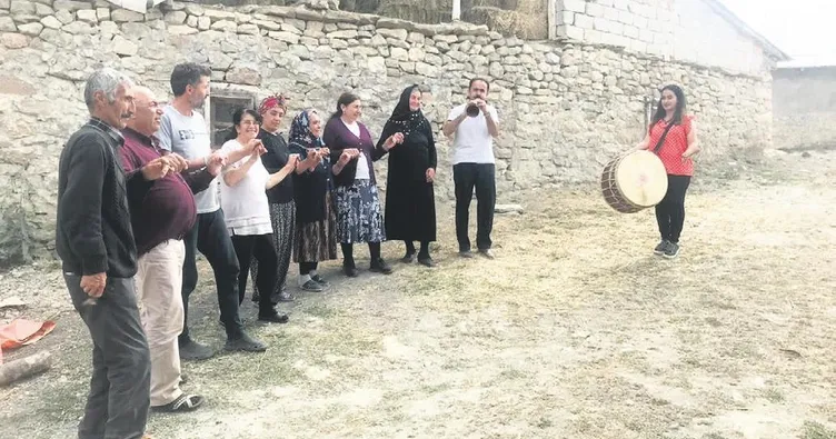 Zurnacı babanın davulcu kızı