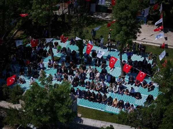 istanbulun-fethinin-573-yilinda-tarihi-namazgah-yeniden-ibadete-acildi-1780067650025.jpg