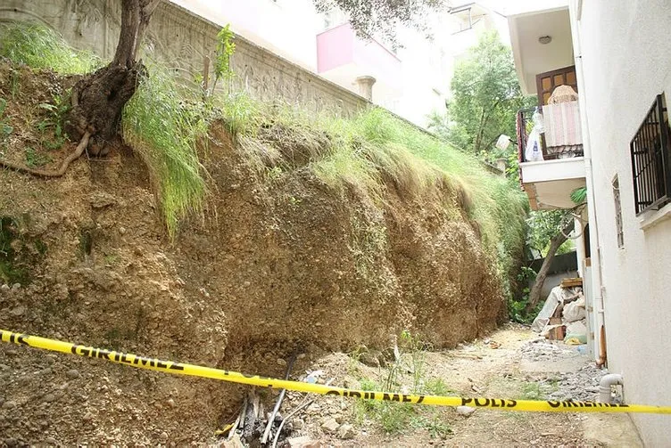 Antalya’da kayıp olarak aranan adamın cesedi evinin önünde bulundu