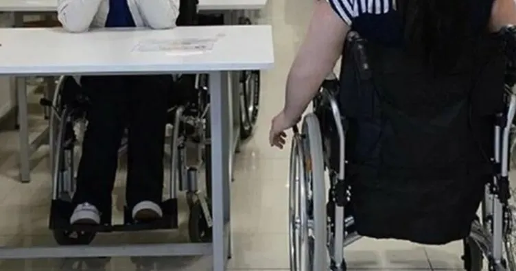 Kamu personeli olmak isteyen 95 bin engelli sınava girdi
