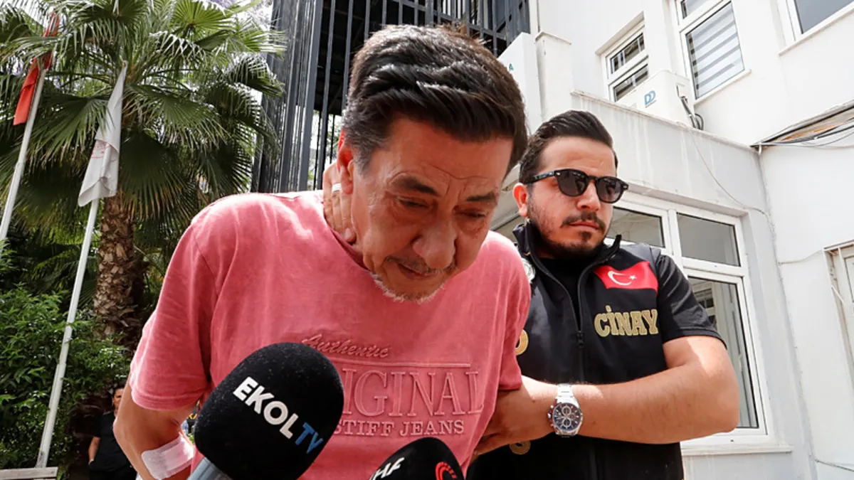 SON DAKİKA… Antalya’da 25 yaşındaki oğlu Barış Toraman’ı 36 bıçak darbesiyle katletmişti: Cani babanın ifadesi kan dondurdu SON DAKİKA… Antalya’da 25 yaşındaki oğlu Barış Toraman’ı 36 bıçak darbesiyle katletmişti: Cani babanın ifadesi kan dondurdu