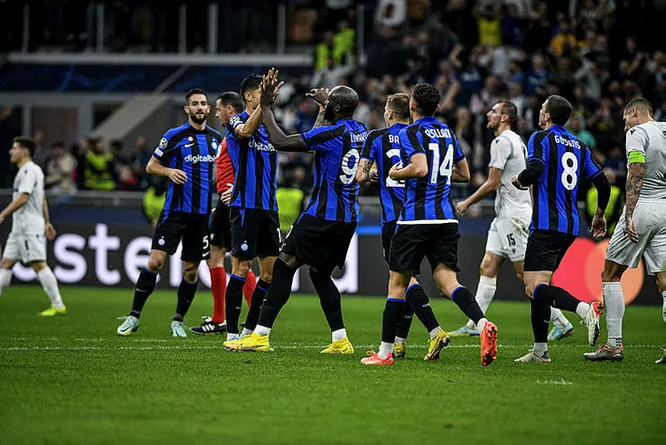 Son dakika haberleri: Lionel Messi’siz Barcelona Şampiyonlar Ligi’nde 24 yıl sonra ilki yaşadı! Kim Min-jae yine alkış aldı: İşte gecenin sonuçları...