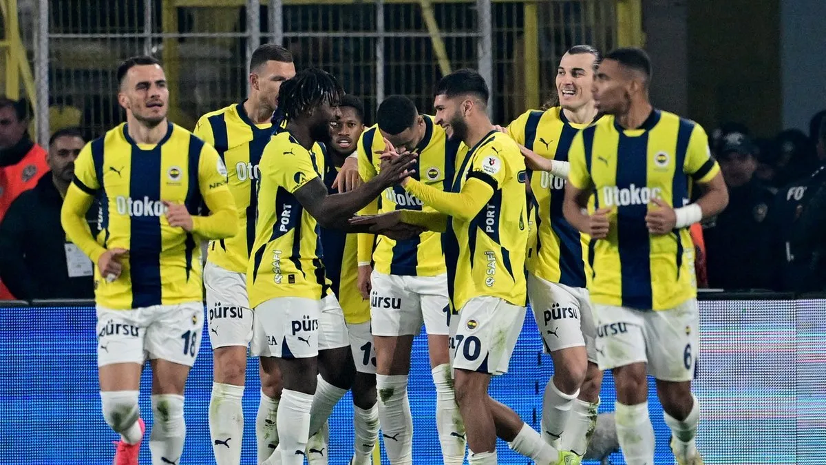 Son dakika haberi: Fenerbahçe, Midtjylland'a konuk oluyor! Maçta ilk yarı oynanıyor
