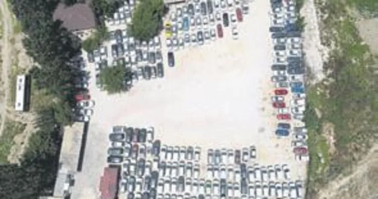 Milyonluk araçlar otoparkta çürüyor